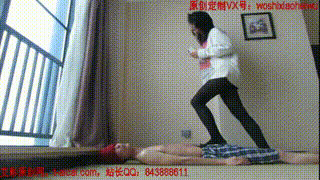 【甜美媛主】黑丝插气管全体重踩头！