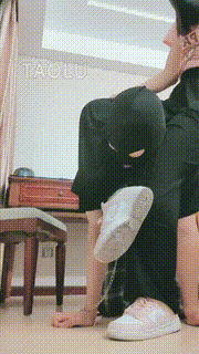 【妮蔻】体育课后原味袜压制羞辱 bf11253